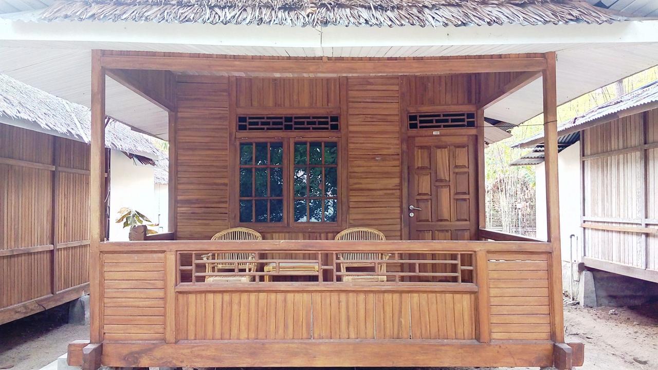 Jonaths Cottage Bunaken Exteriör bild