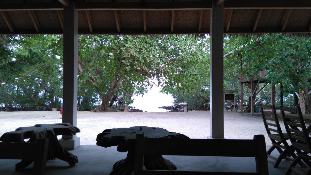 Jonaths Cottage Bunaken Exteriör bild