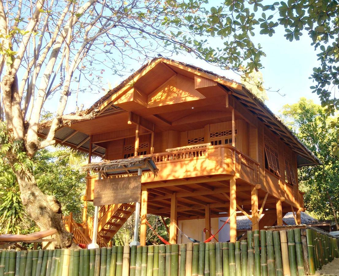 Jonaths Cottage Bunaken Exteriör bild