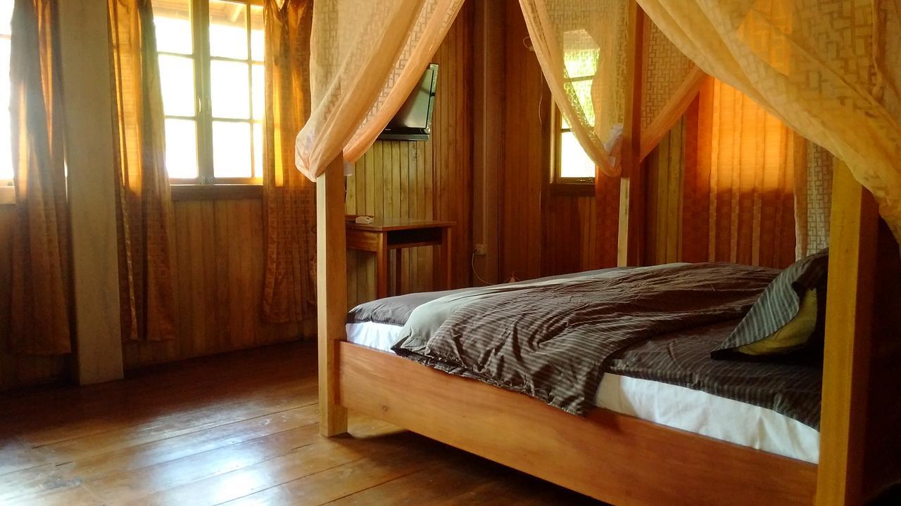 Jonaths Cottage Bunaken Exteriör bild