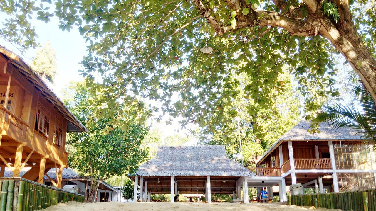 Jonaths Cottage Bunaken Exteriör bild